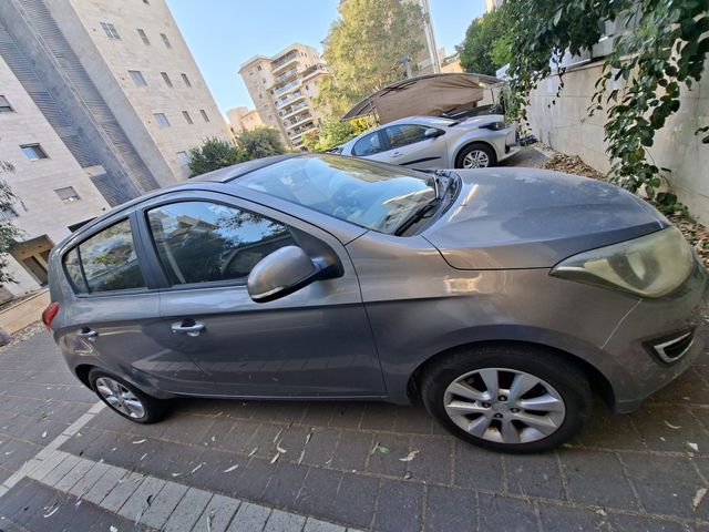 מודעת רכב יונדאי i20