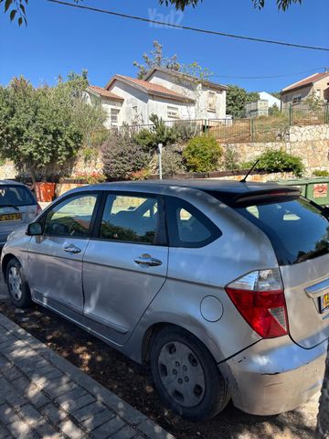 מודעת רכב הונדה FR-V