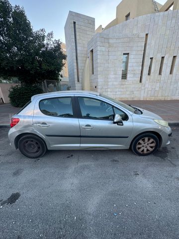 פיג'ו 207