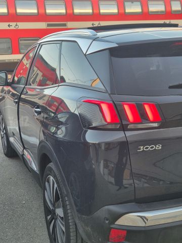 פיג'ו 3008