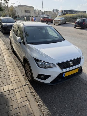 סיאט ארונה