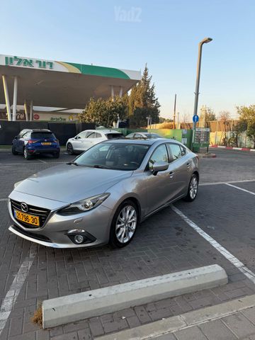 מודעת רכב מאזדה 3
