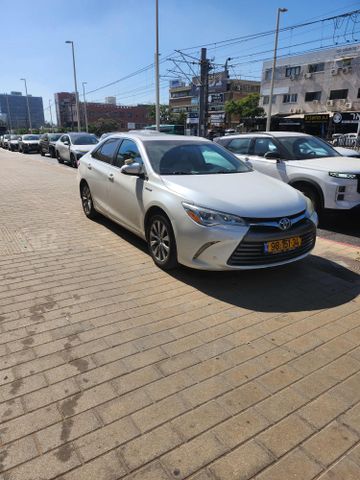 טויוטה קאמרי