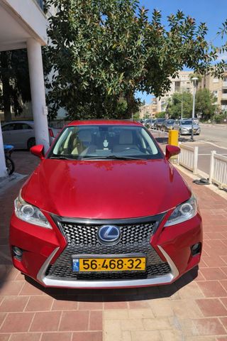 מודעת רכב לקסוס CT
