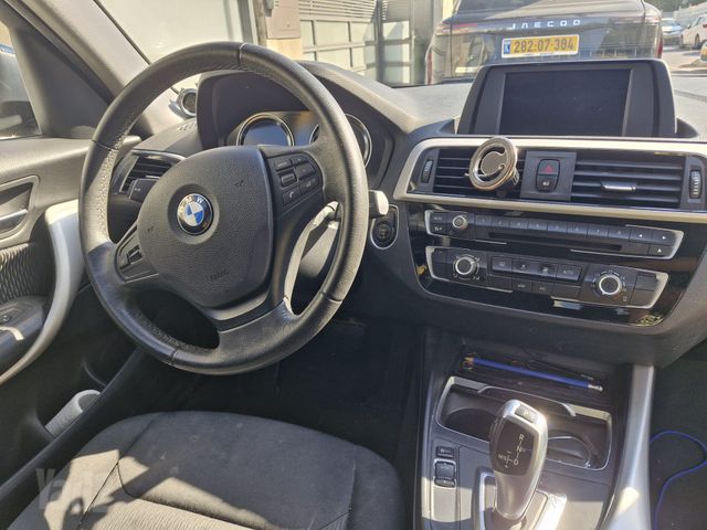 מודעת רכב ב מ וו סדרה 1