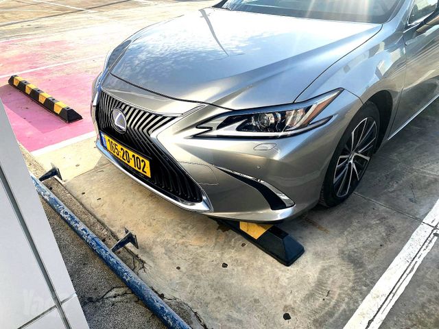 לקסוס ES