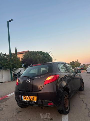 מודעת רכב מאזדה 2
