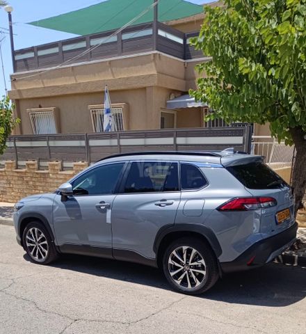 מודעת רכב טויוטה קורולה קרוס