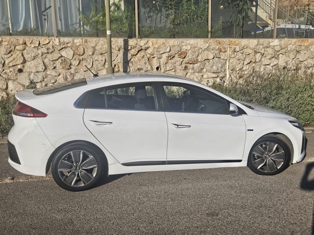יונדאי איוניק