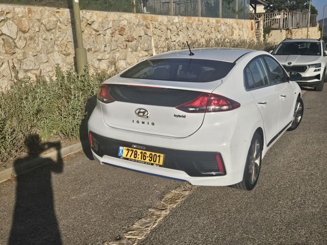 יונדאי איוניק