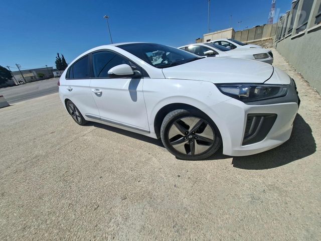 יונדאי איוניק