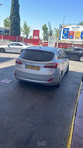 יונדאי i30
