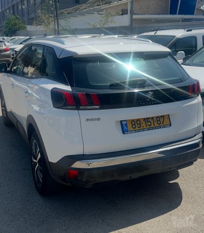 פיג'ו 3008