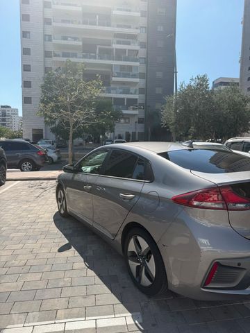 יונדאי איוניק
