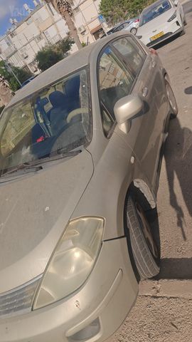 ניסאן טידה