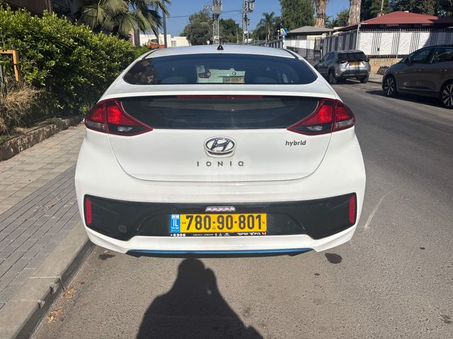יונדאי איוניק