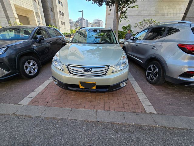 סובארו אאוטבק