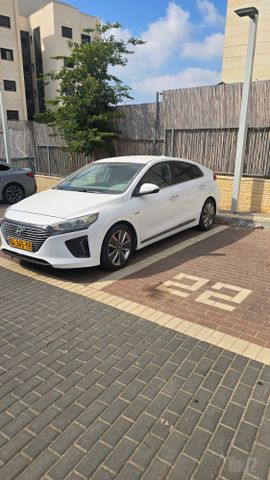 יונדאי איוניק