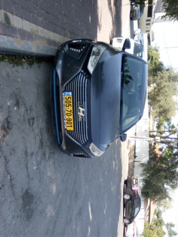 איוניק Premium היברידי אוט׳ בנזין 1.6 (141 כ״ס)