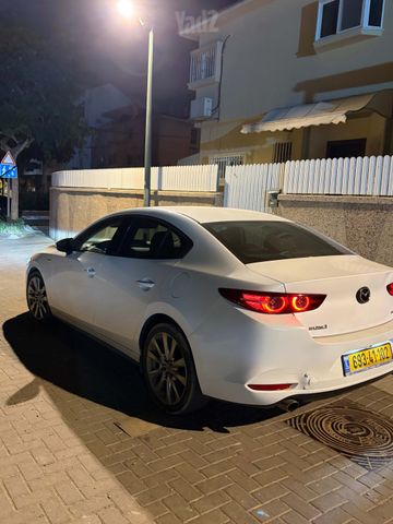 מאזדה 3