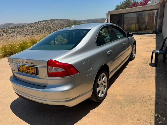וולוו S80