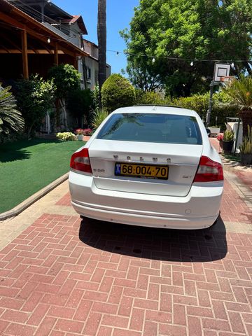 וולוו S80