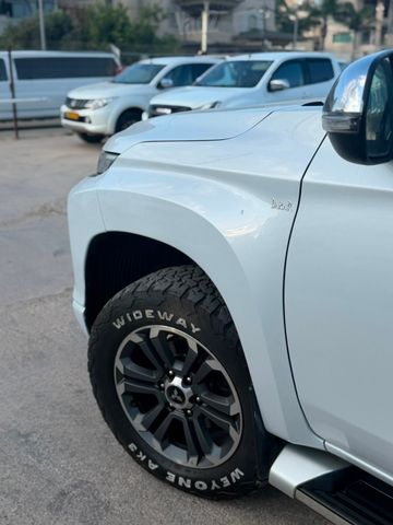 מיצובישי טרייטון / L200