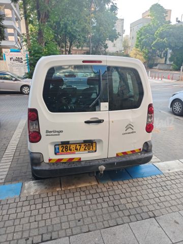 מודעת רכב סיטרואן ברלינגו