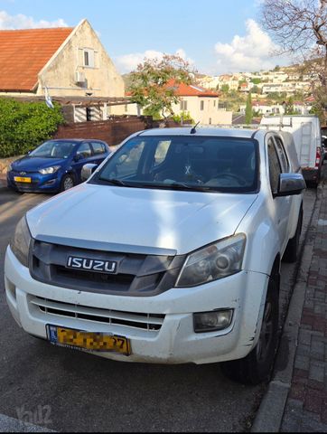 איסוזו די-מקס