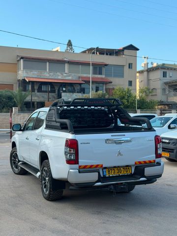 מיצובישי טרייטון / L200