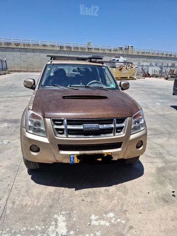 מודעת רכב איסוזו די-מקס