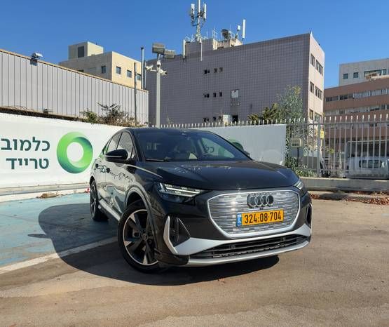 מודעת רכב אאודי Q4 e-tron