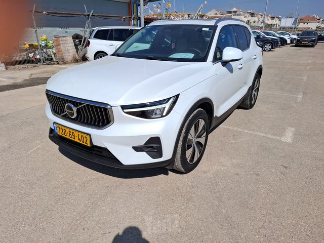מודעת רכב וולוו XC40