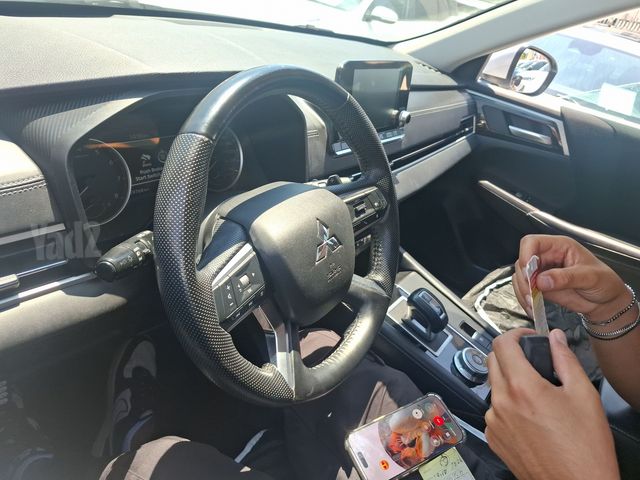 מיצובישי אאוטלנדר