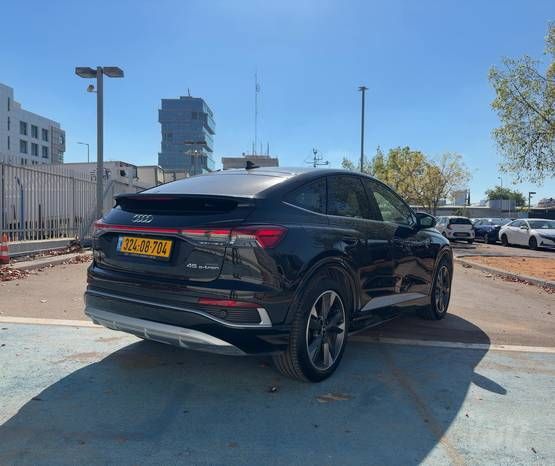 אאודי Q4 e-tron