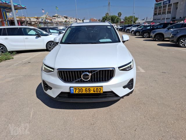 וולוו XC40