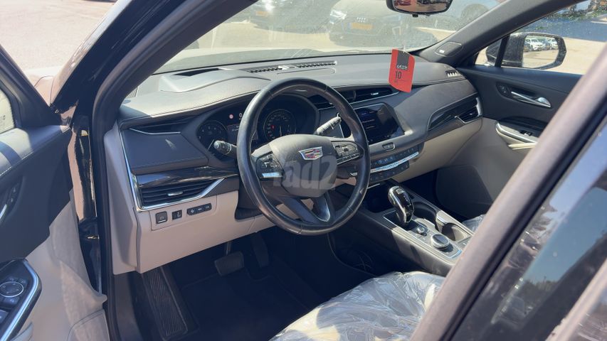 קאדילק XT4
