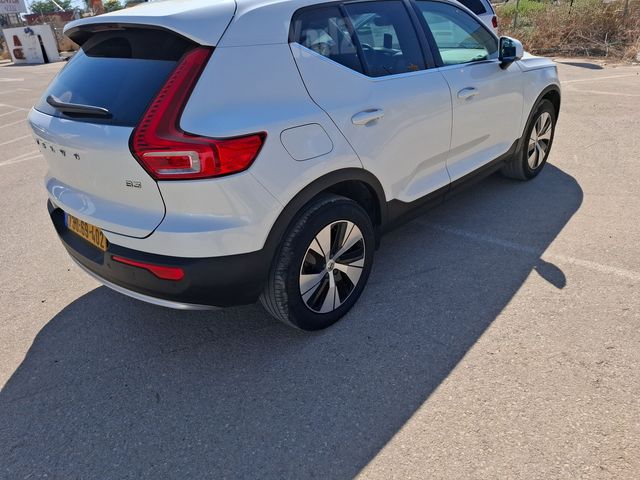 וולוו XC40