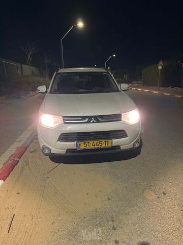 מיצובישי אאוטלנדר