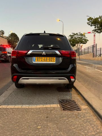 מיצובישי אאוטלנדר