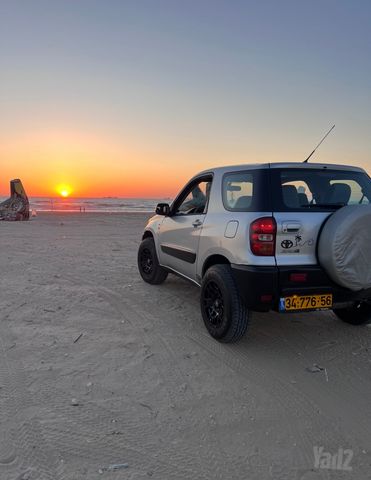 מודעת רכב טויוטה RAV4