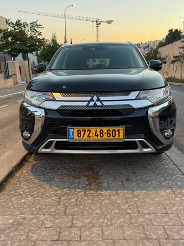 מיצובישי אאוטלנדר