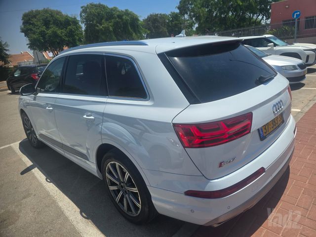 אאודי Q7
