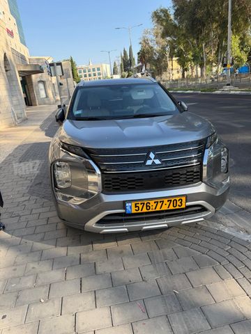 מיצובישי אאוטלנדר