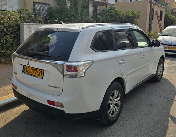 מיצובישי אאוטלנדר