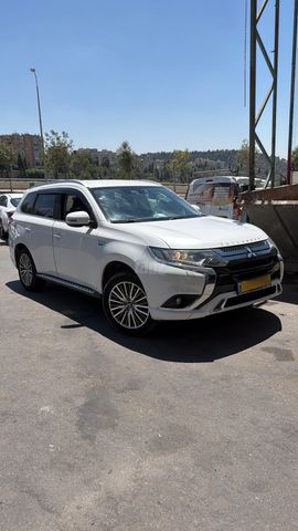מיצובישי אאוטלנדר