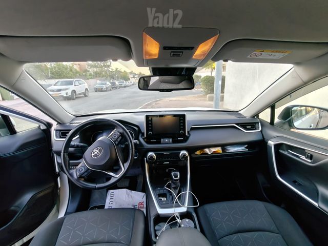 טויוטה RAV4