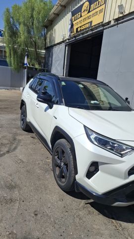 טויוטה RAV4