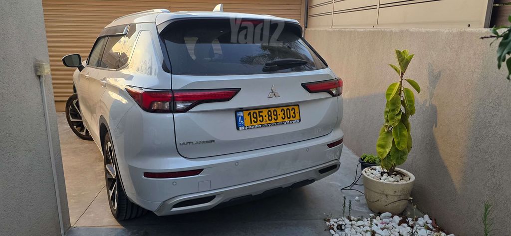 מיצובישי אאוטלנדר