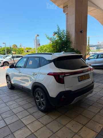 קיה סלטוס